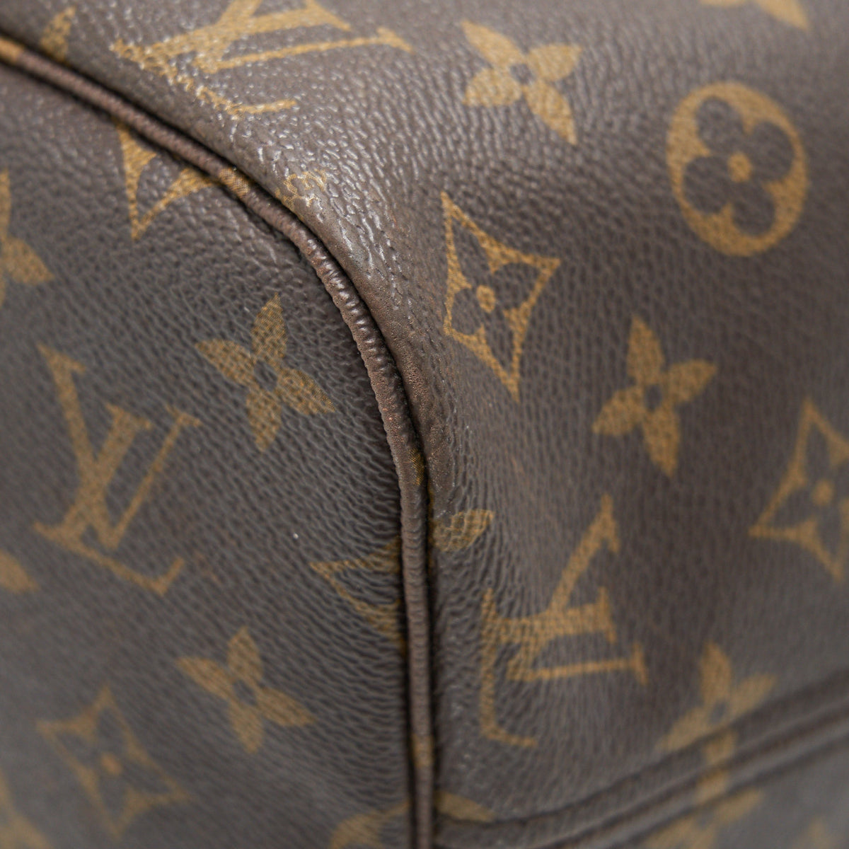 louis-vuitton-neverfull-mm-monogram-canvas