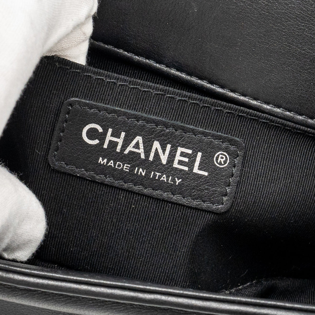 chanel-small-boy-bag-lambskin-black-ruthenium-shw