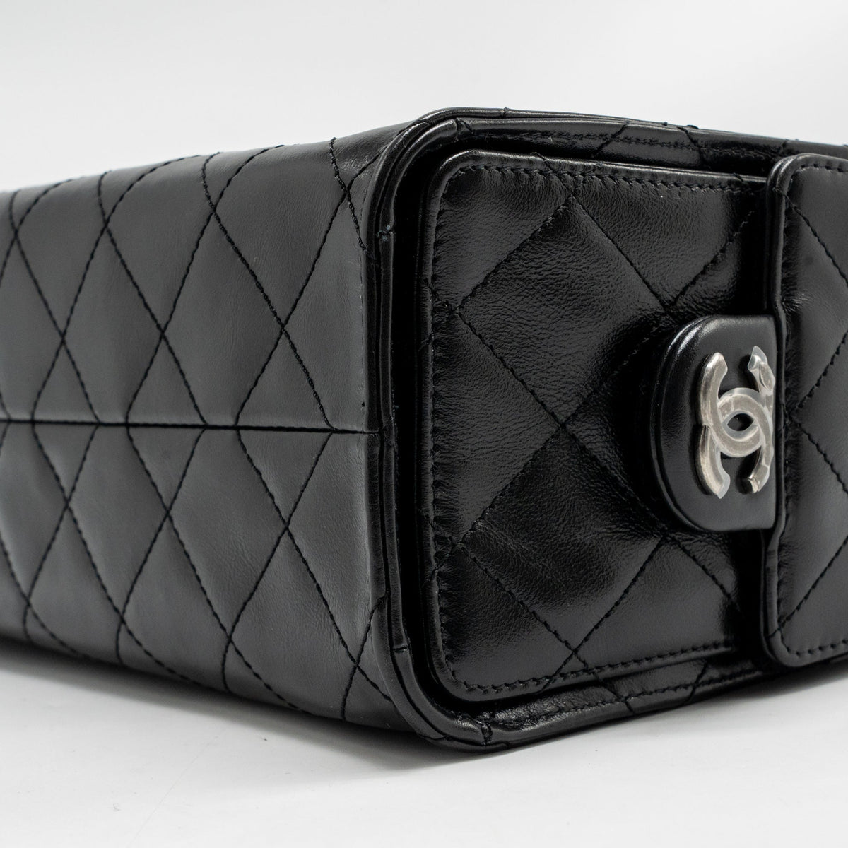 chanel-mini-25-bag-aged-calfskin-black-ghw-microchip
