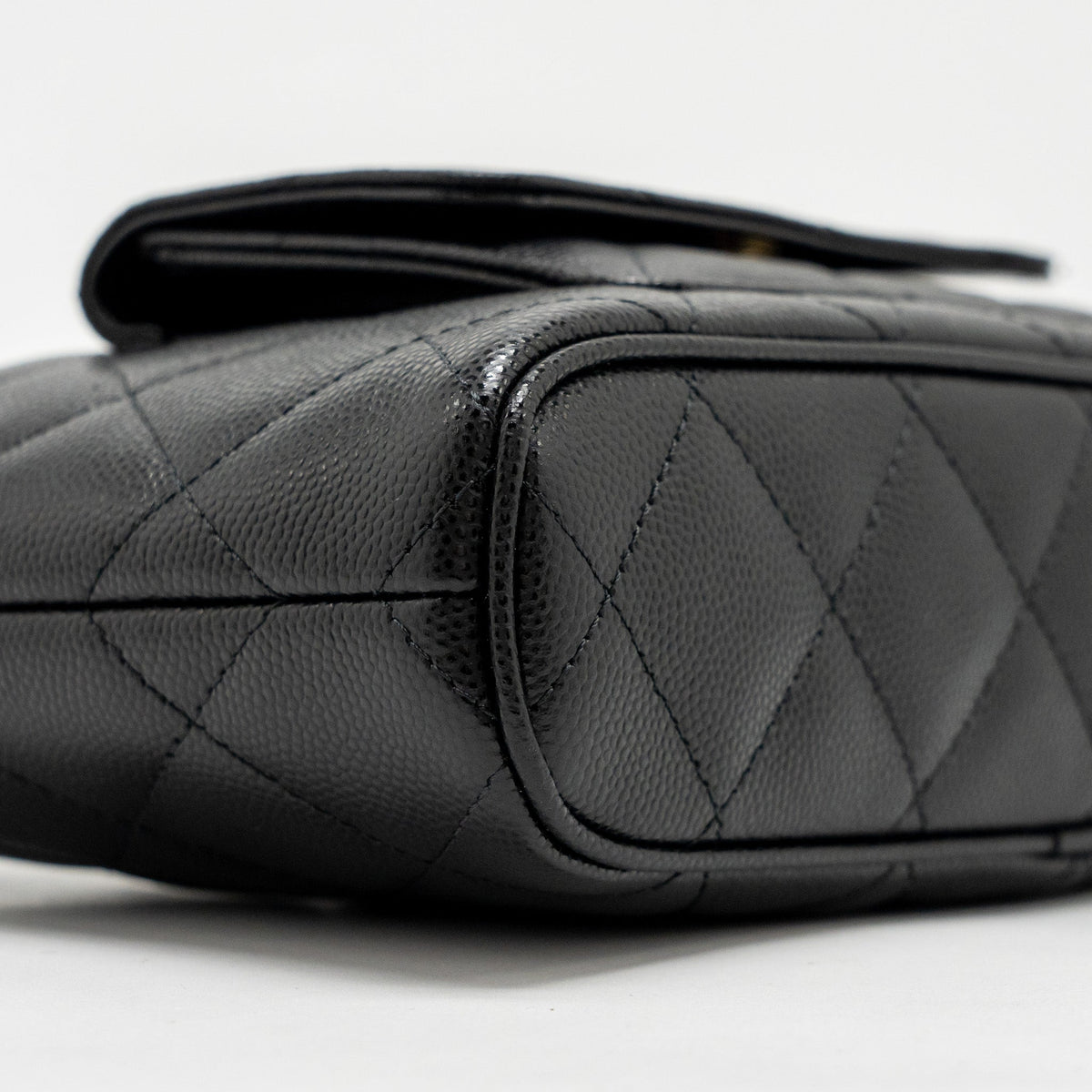 chanel-fold-flap-vanity-clutch-with-chain-caviar-black-ghw-microchip-copy