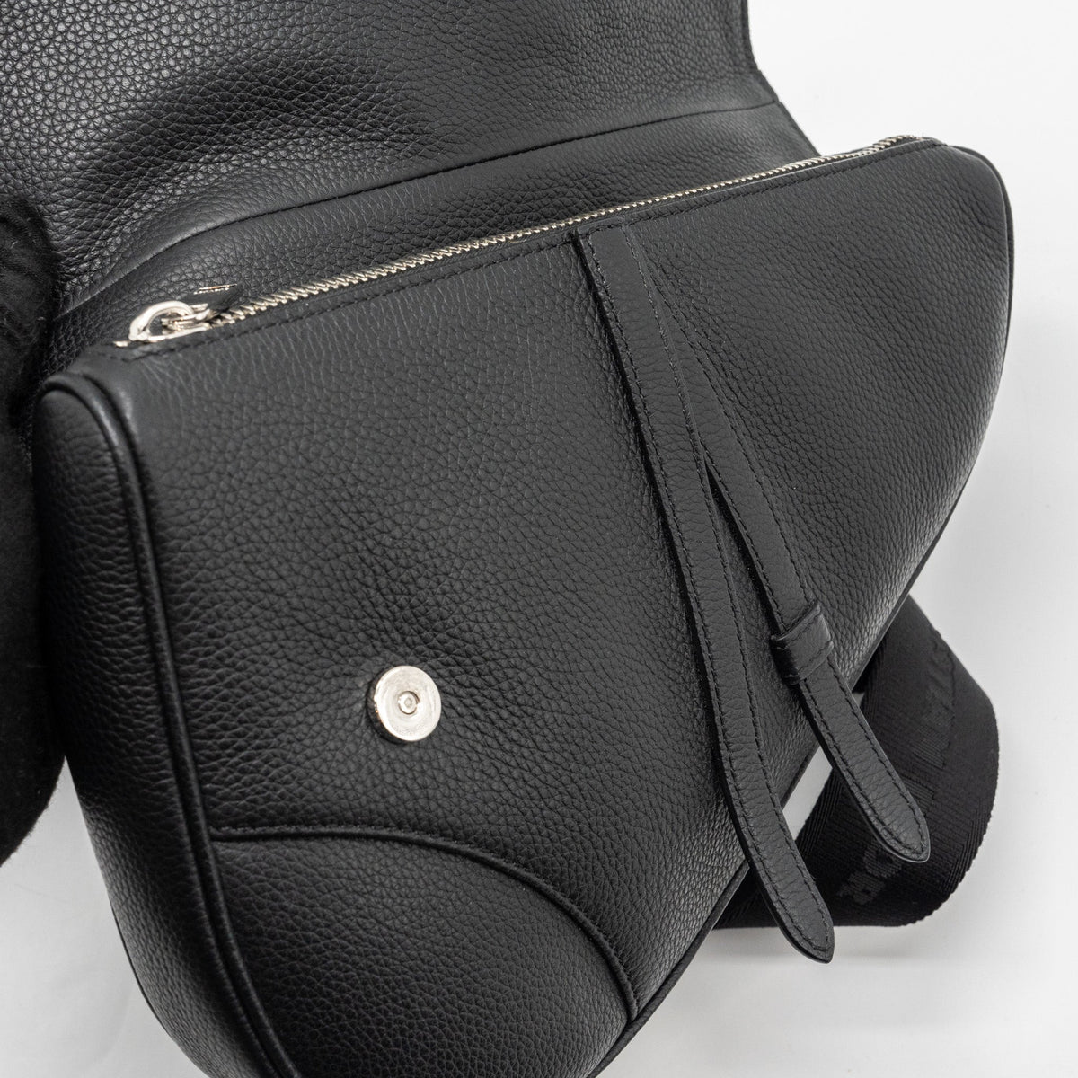 dior-men-s-bumbag-calfskin-black-shw