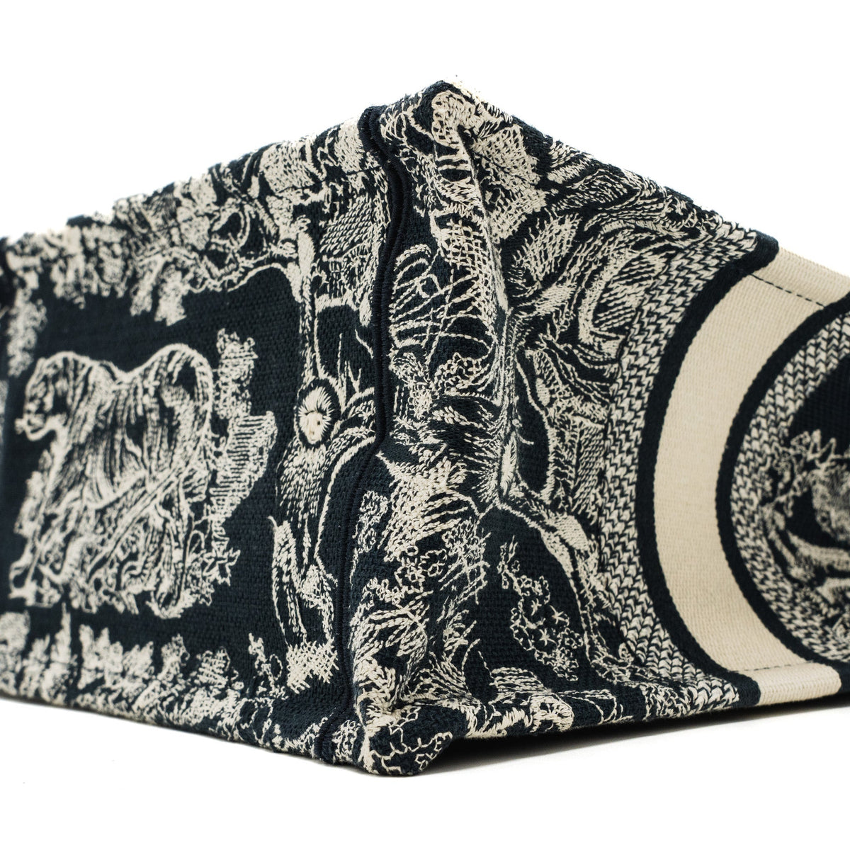 dior-small-book-tote-blue-toile-de-jouy-embroidery-1