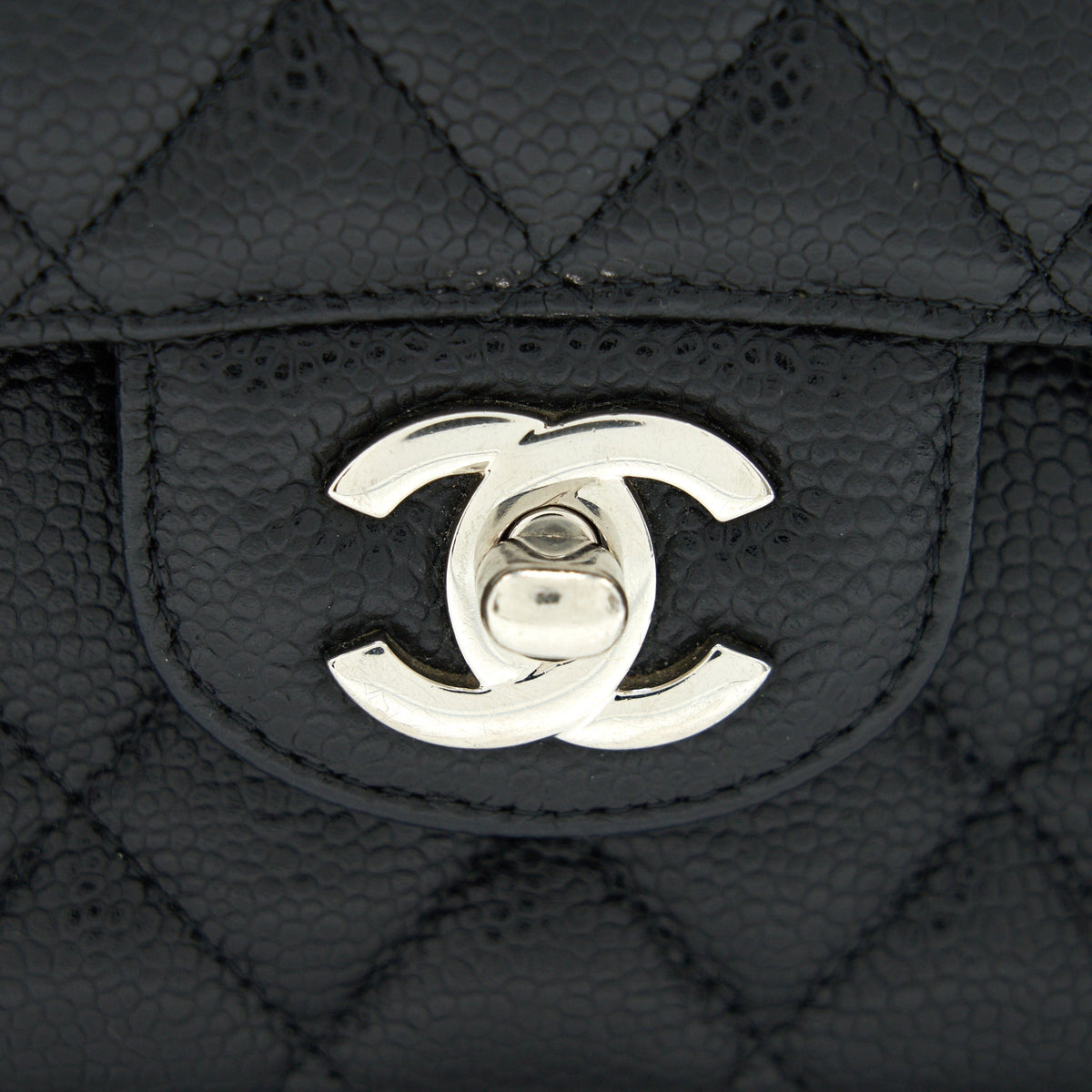 chanel-medium-classic-double-flap-cavier-shw
