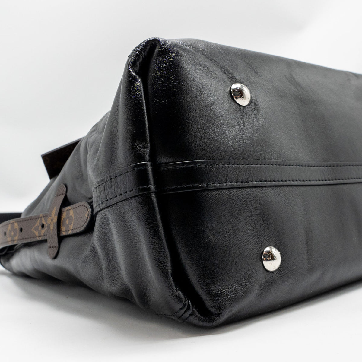 louis-vuitton-carryall-vibe-mm-lambskin-monogram-canvas-black-shw-copy