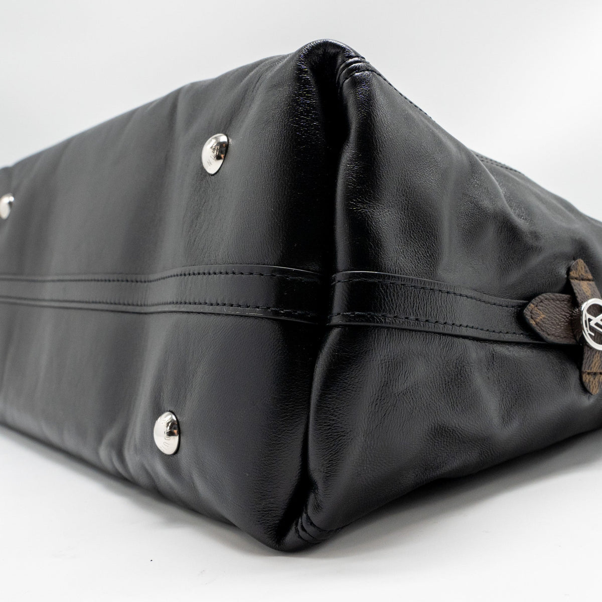 louis-vuitton-carryall-vibe-mm-lambskin-monogram-canvas-black-shw-copy