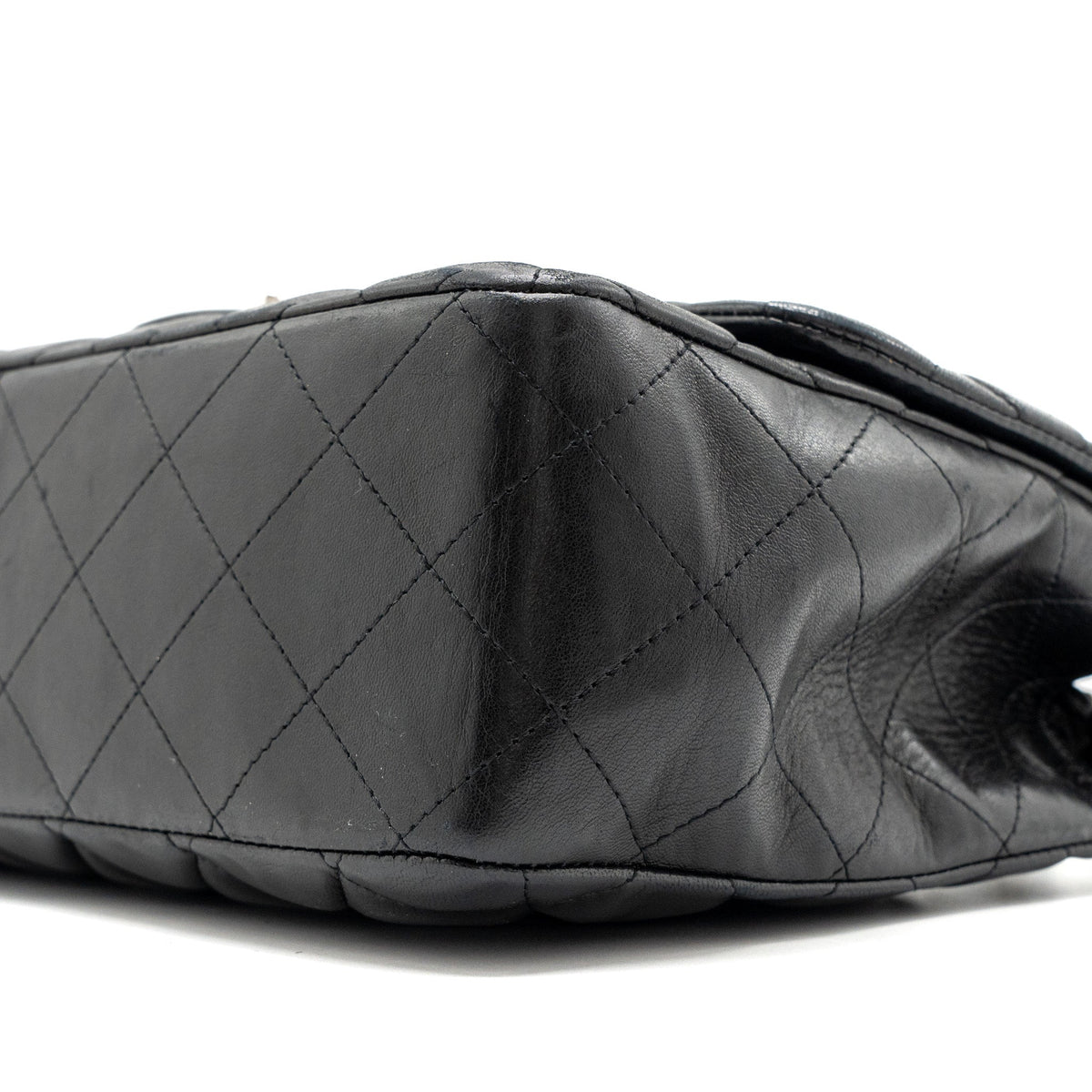 chanel-classic-jumbo-single-flap-bag-lambskin-black-shw