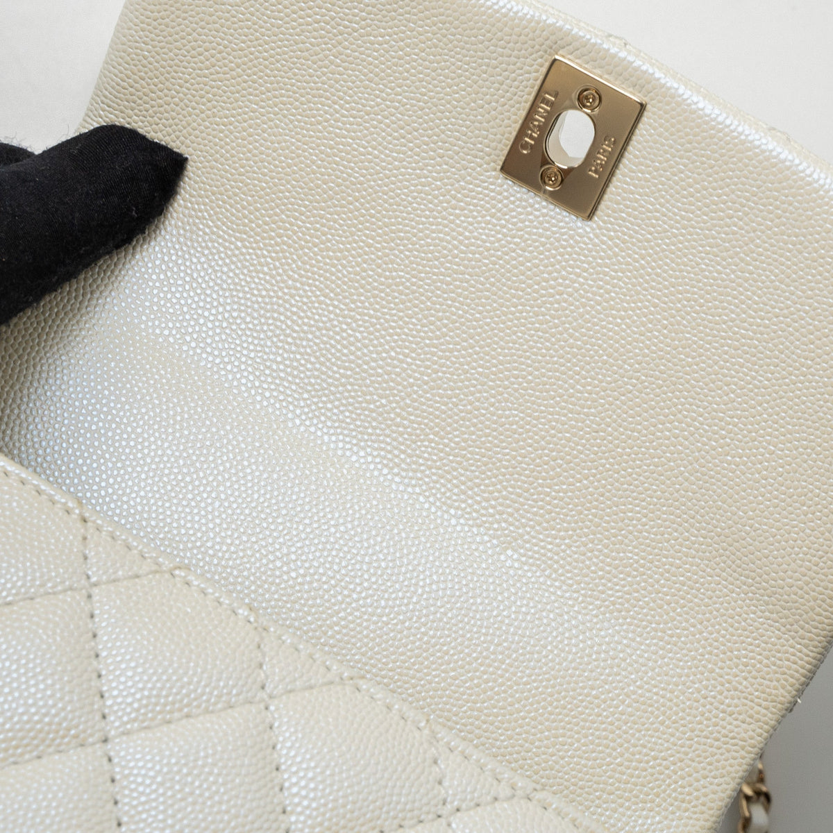 chanel-mini-coco-handle-caviar-iridescent-white-lghw