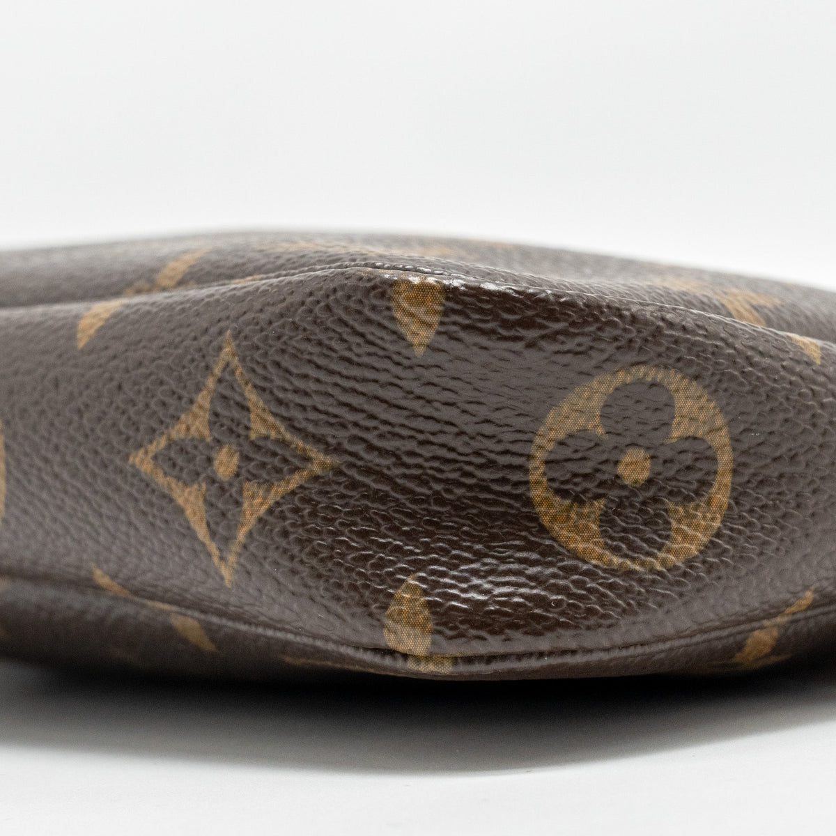 louis-vuitton-pochette-accessories-monogram-canvas-ghw-9
