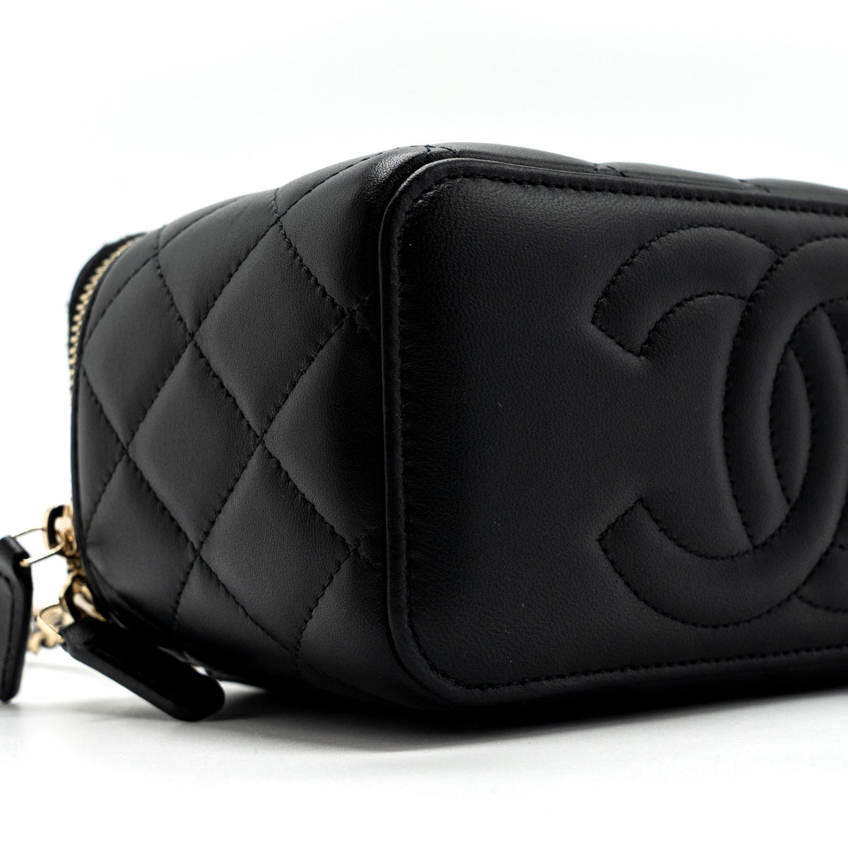 chanel-top-handle-long-vanity-with-chain-lambskin-black-lghwmicrochip