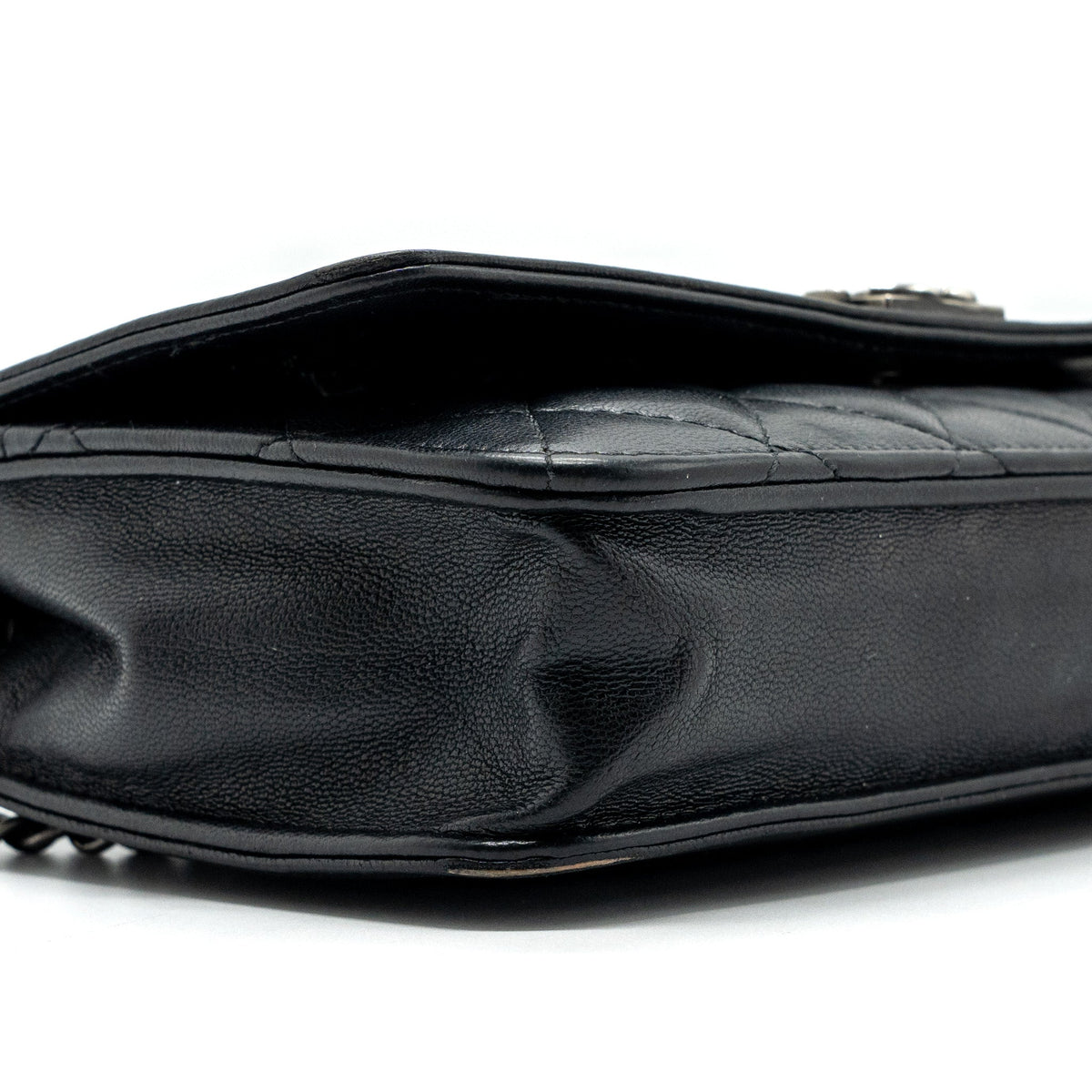 chanel-boy-wallet-on-chain-lambskin-black-ruthenium-hardware