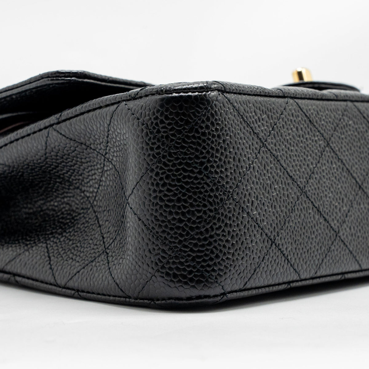 chanel-medium-classic-double-flap-bag-caviar-black-ghw-35