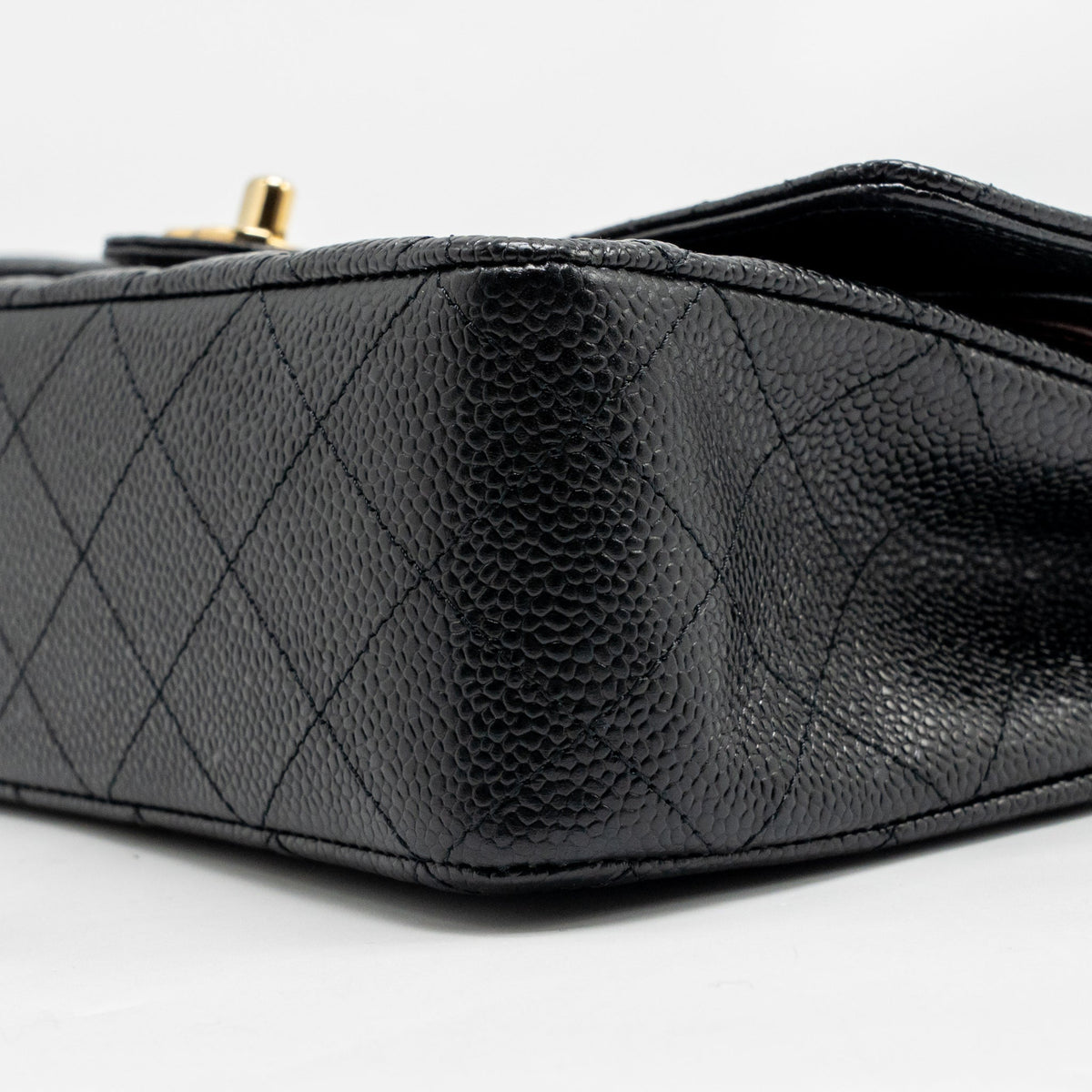 chanel-medium-classic-double-flap-bag-caviar-black-ghw-35