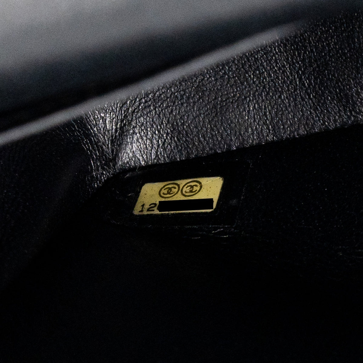 chanel-medium-classic-double-flap-bag-caviar-black-shw-4