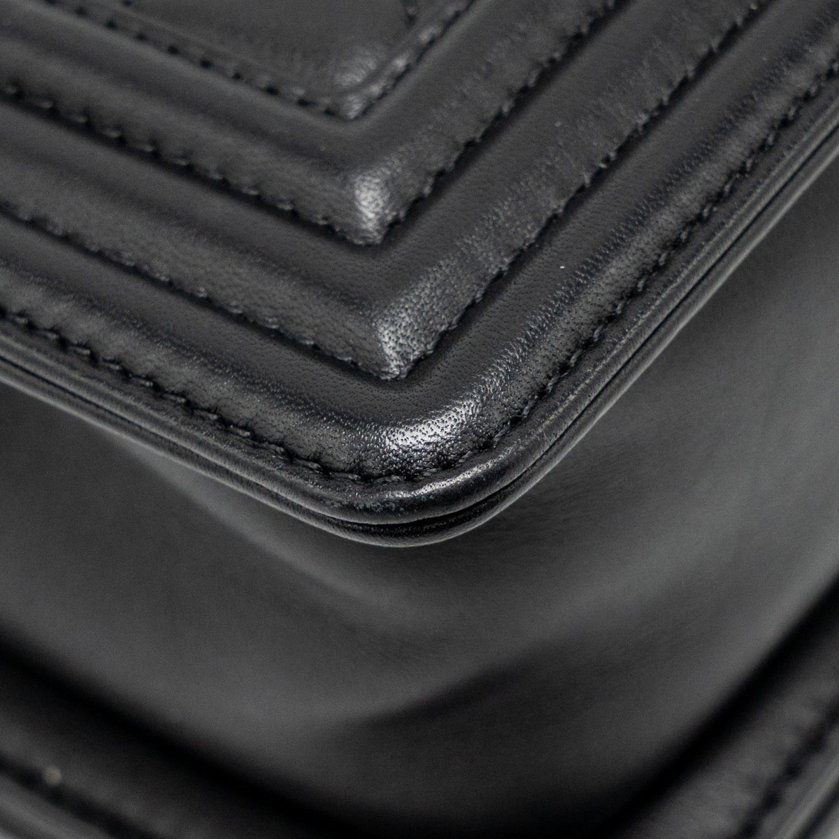 chanel-small-boy-bag-calfskin-black-ghwmicrochip