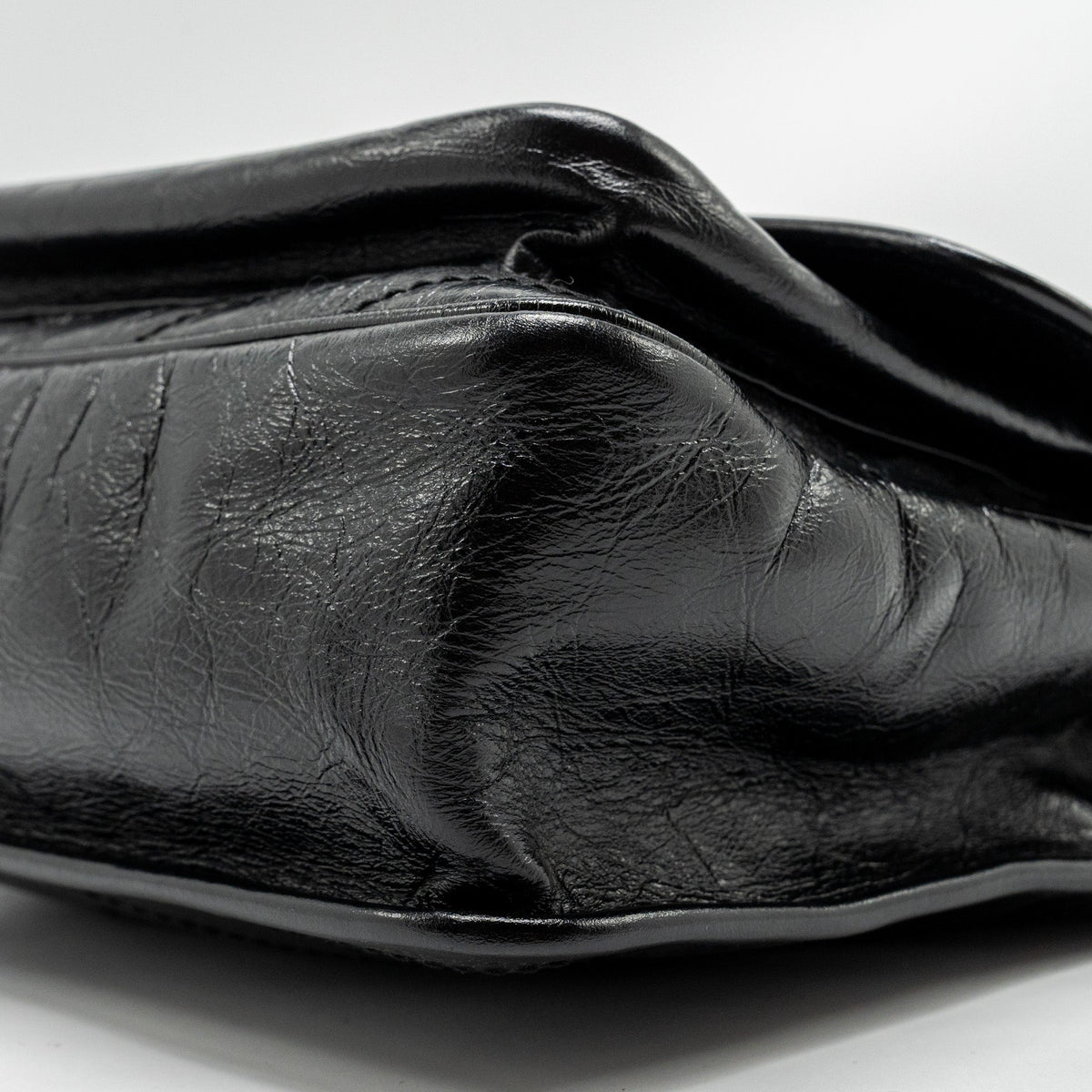 saint-laurent-medium-niki-calfskin-black-ruthenium-hardware