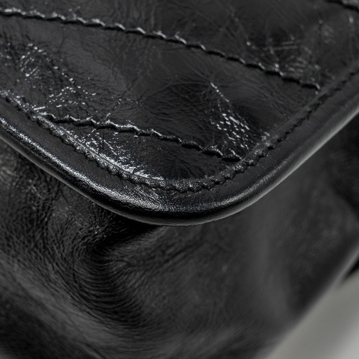 saint-laurent-medium-niki-calfskin-black-ruthenium-hardware