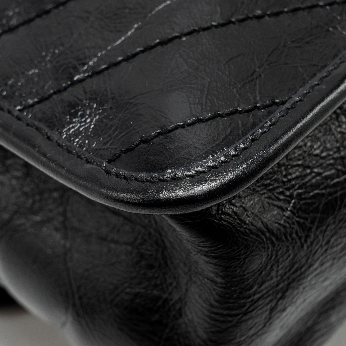saint-laurent-medium-niki-calfskin-black-ruthenium-hardware