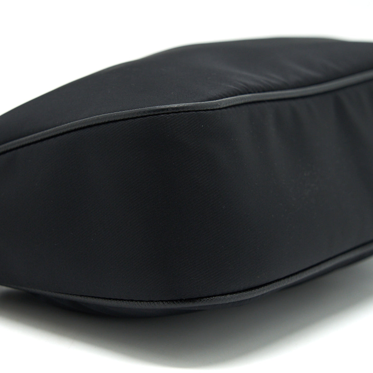 prada-re-edition-2005-shoulder-bag-canvas