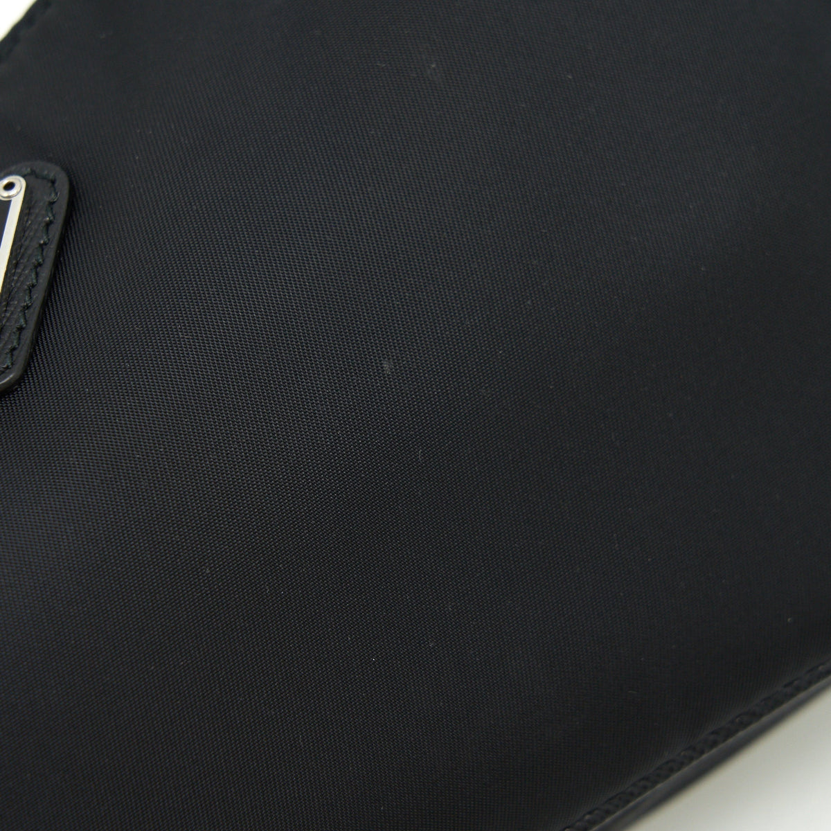 prada-re-edition-2005-shoulder-bag-canvas