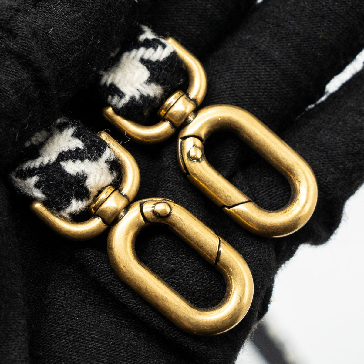 balenciaga-hourglass-s-wool-houndstooth-black-white-ghw