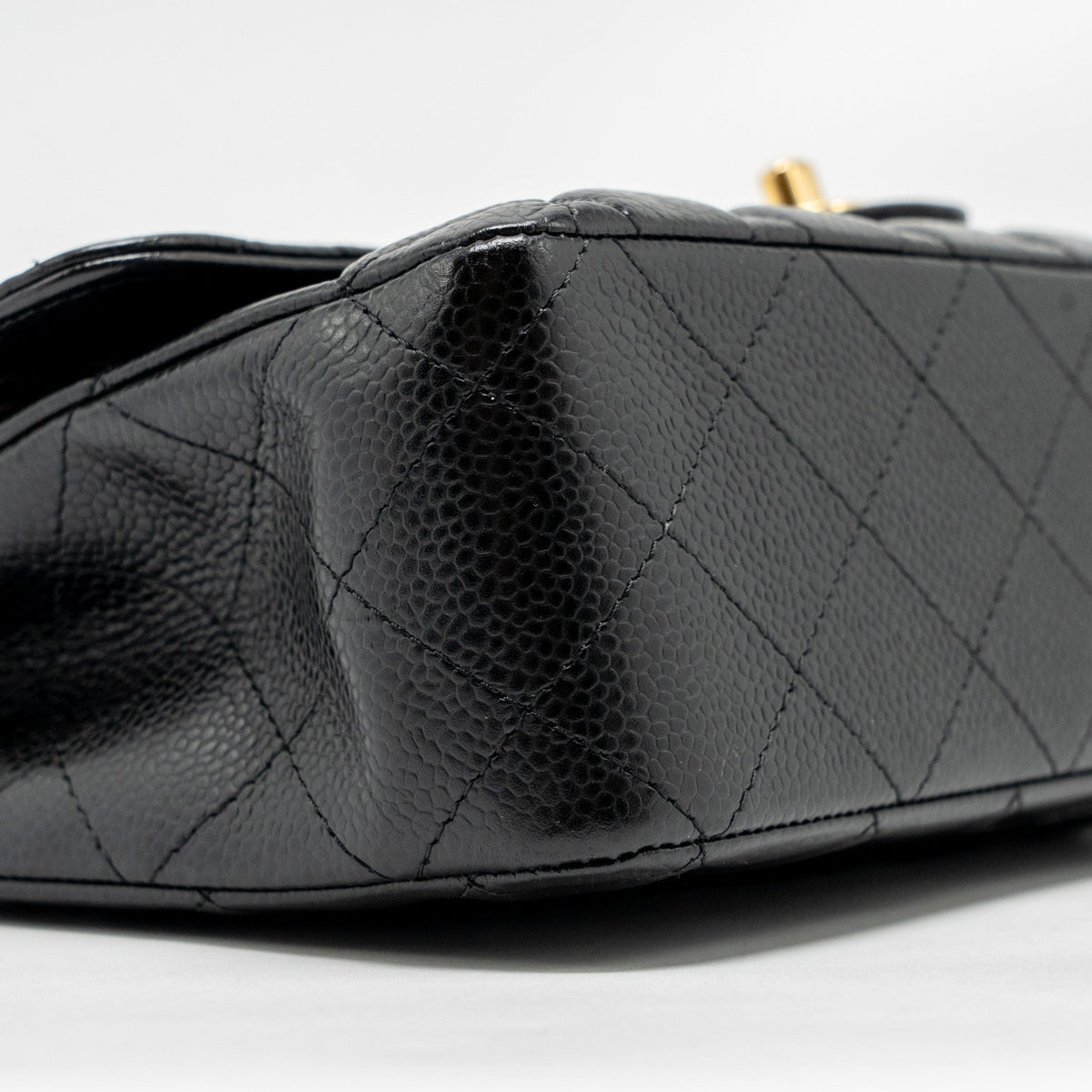 chanel-medium-classic-double-flap-bag-caviar-black-ghw-31