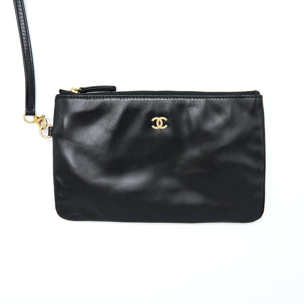chanel-small-22-bag-shiny-calfskin-black-ghw-microchip