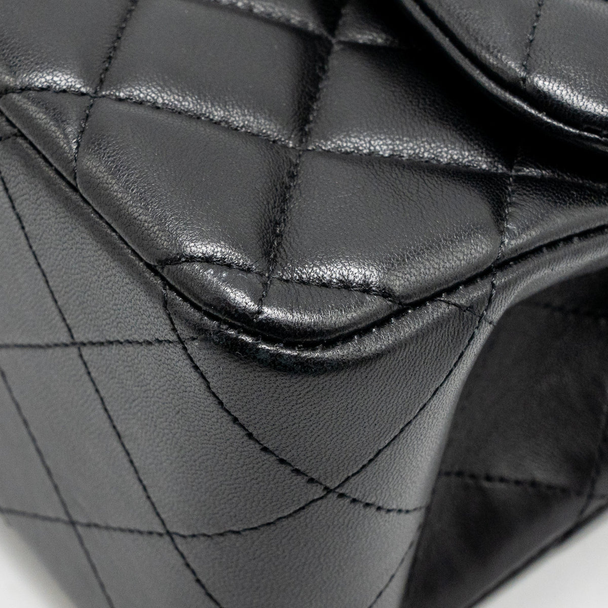 chanel-jumbo-classic-double-flap-bag-lambskin-black-ghw-3