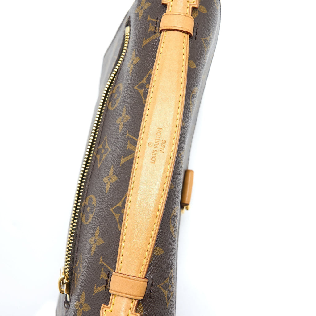 louis-vuitton-pochette-metis-monogram-canvas-ghw-12