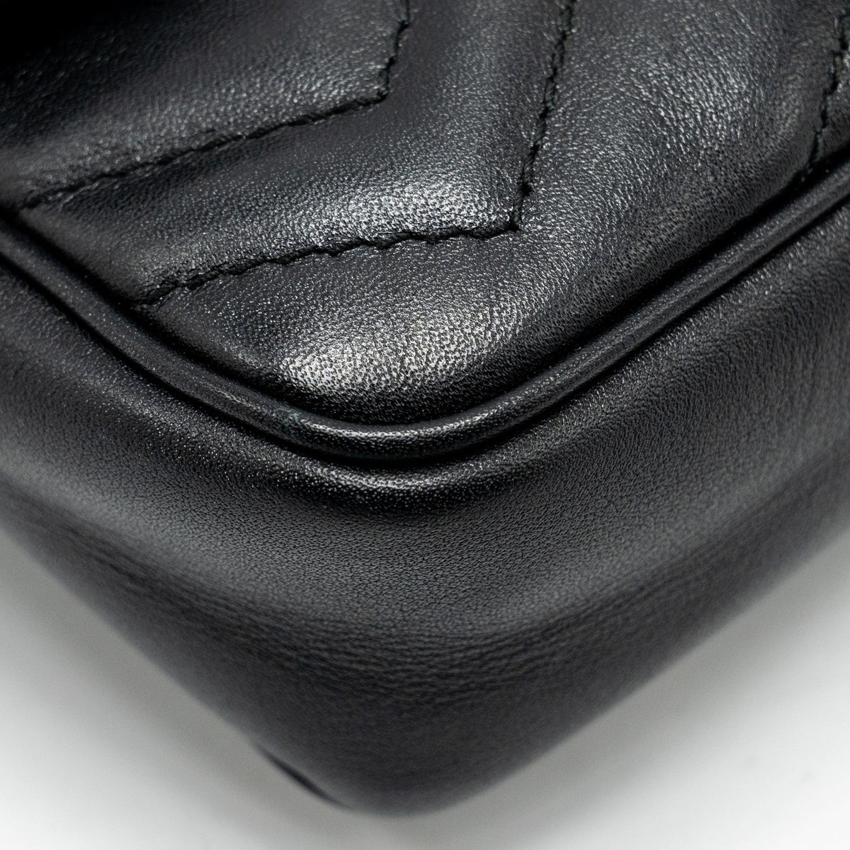 gucci-super-mini-marmont-calfskin-black-ghw