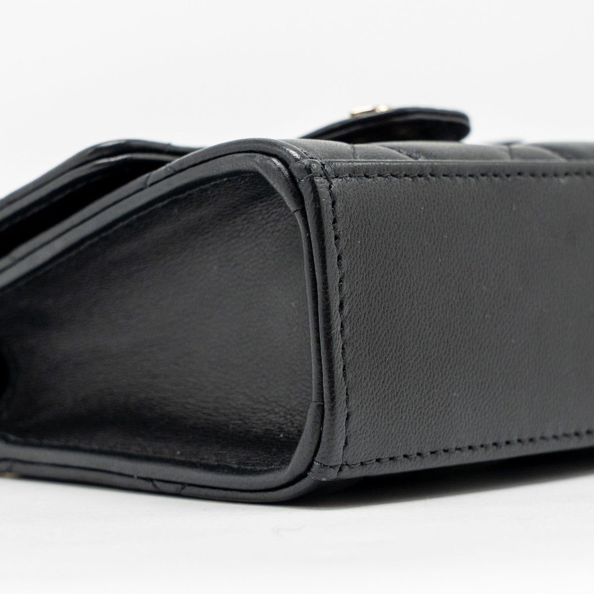 chanel-detailed-top-handle-mini-clutch-with-chain-lambskin-black-lghw-microchip