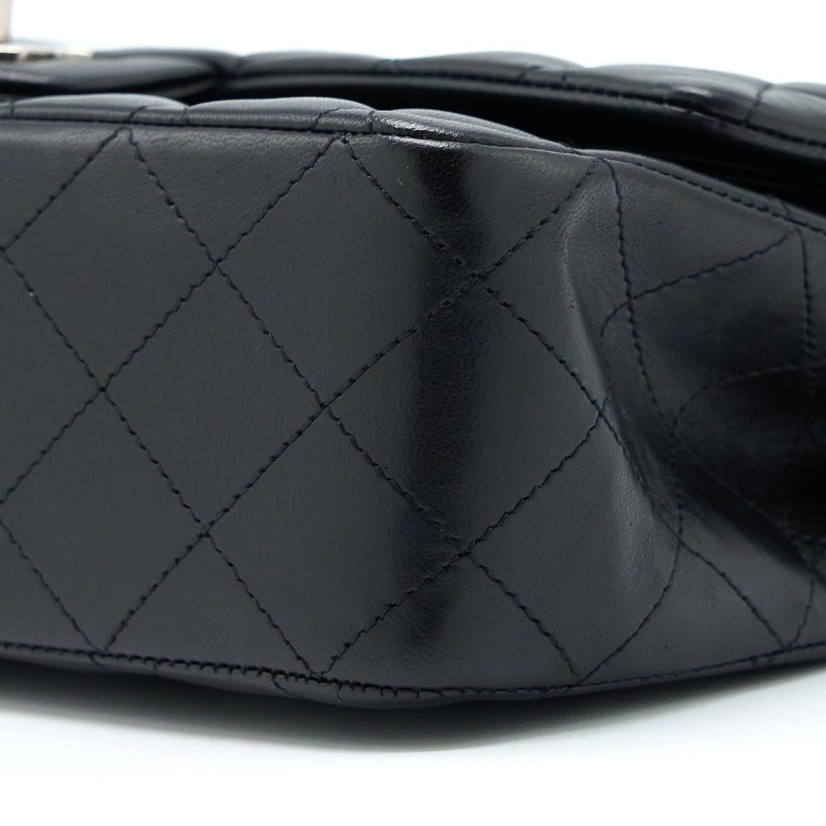 chanel-medium-classic-double-flap-bag-lambskin-black-shw