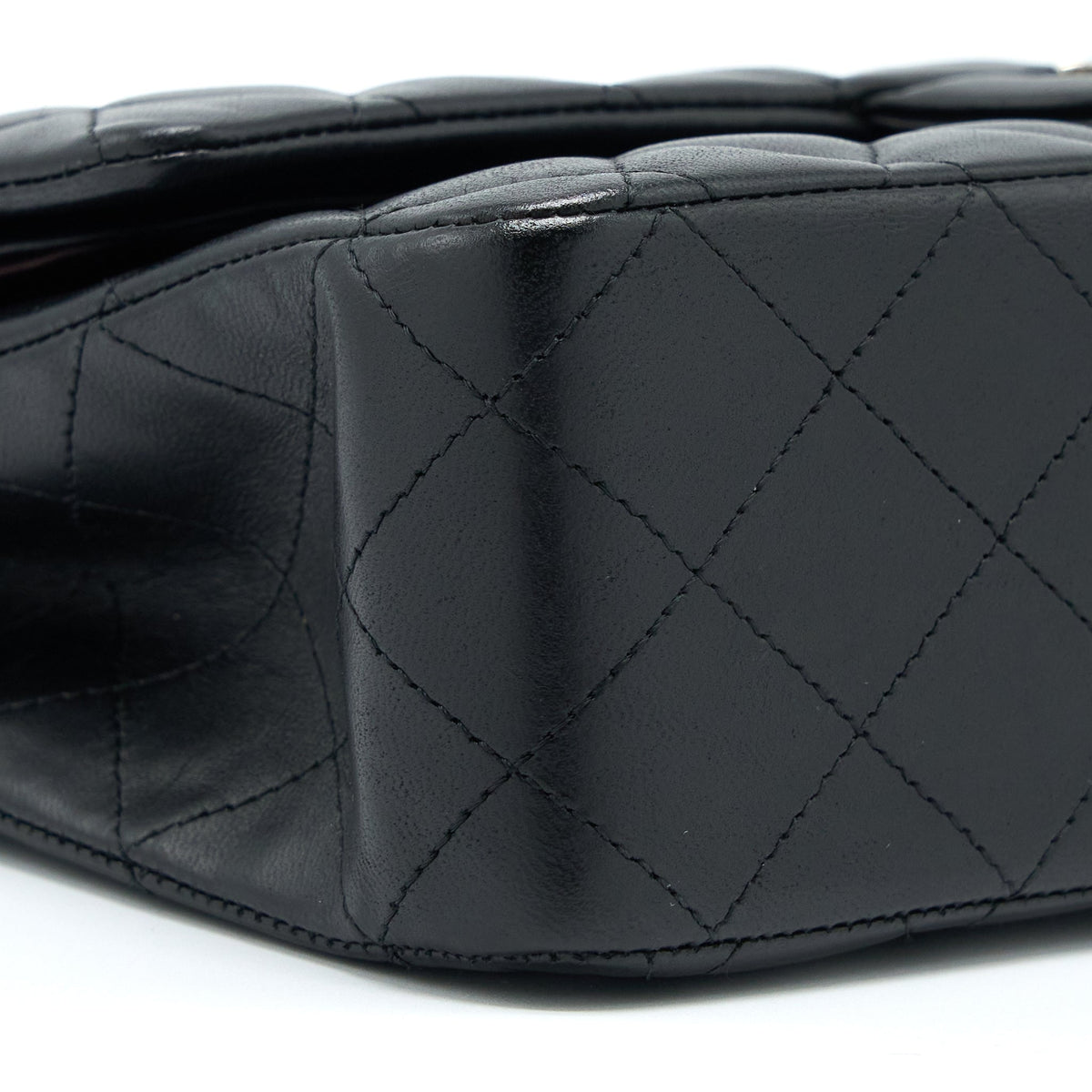 chanel-medium-classic-double-flap-bag-lambskin-black-shw