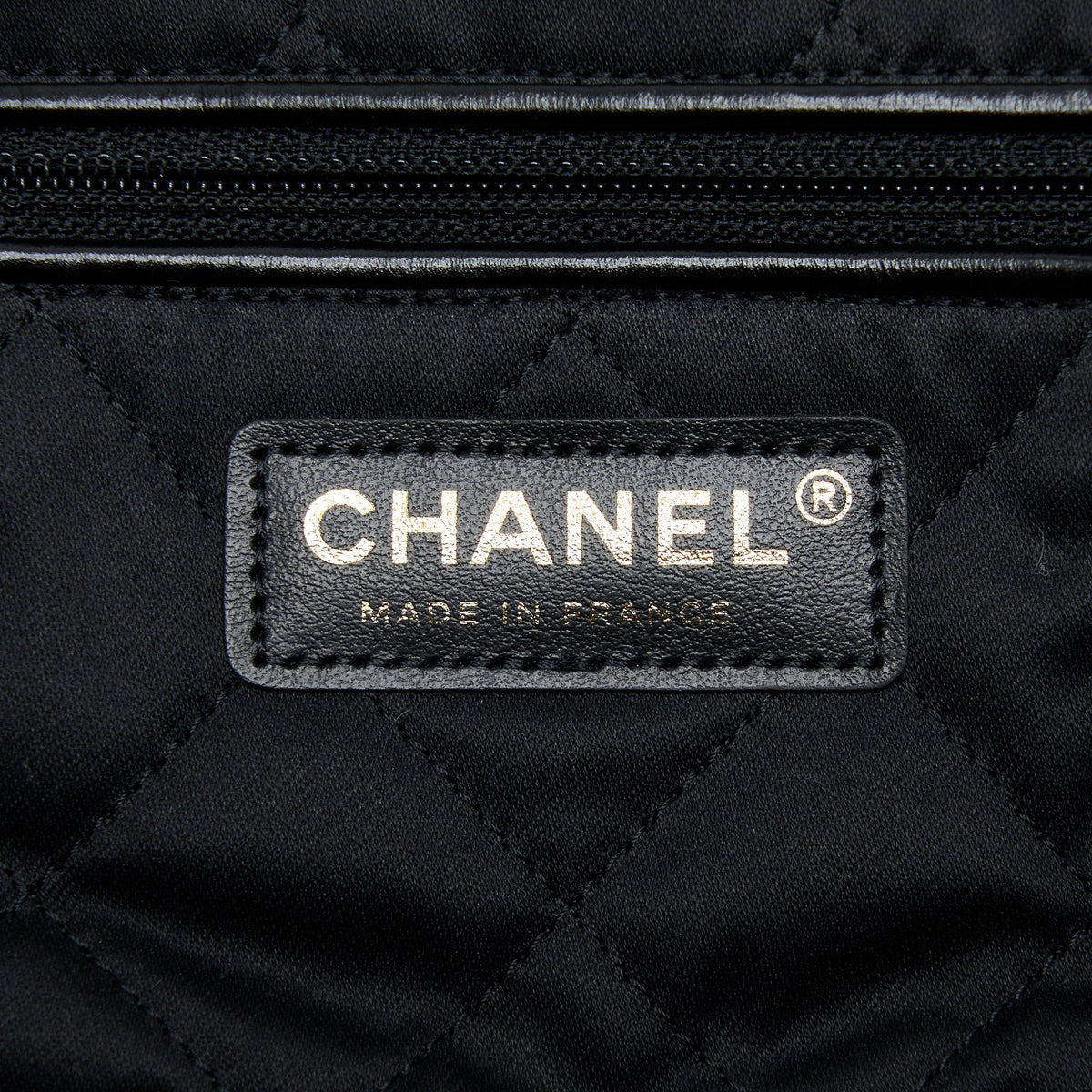 chanel-medium-22-bag-gold-letter-shiny-calfskin-black-ghw-microchip