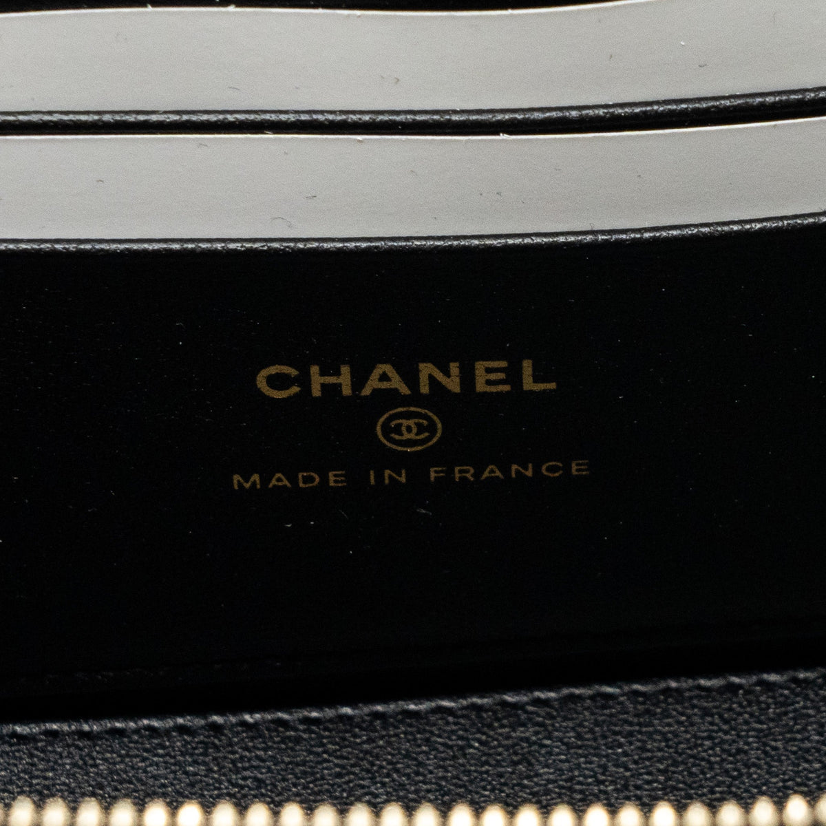 chanel-top-handle-long-vanity-with-chain-lambskin-black-lghwmicrochip-2