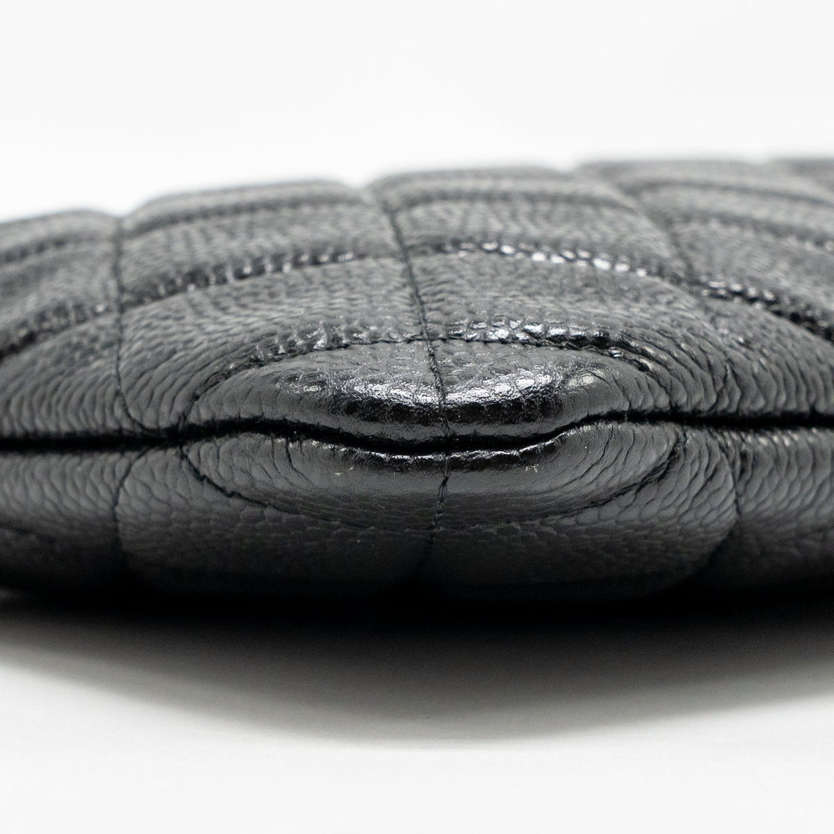 chanel-classic-zipped-pouch-caviar-black-lghw