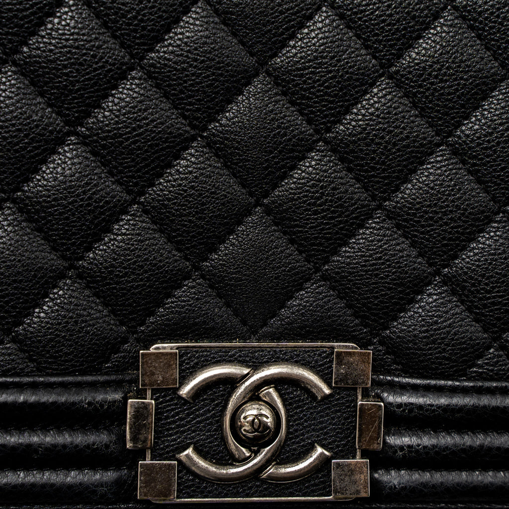 chanel-medium-boy-bag-grained-calfskin-black-ruthenium-hardware