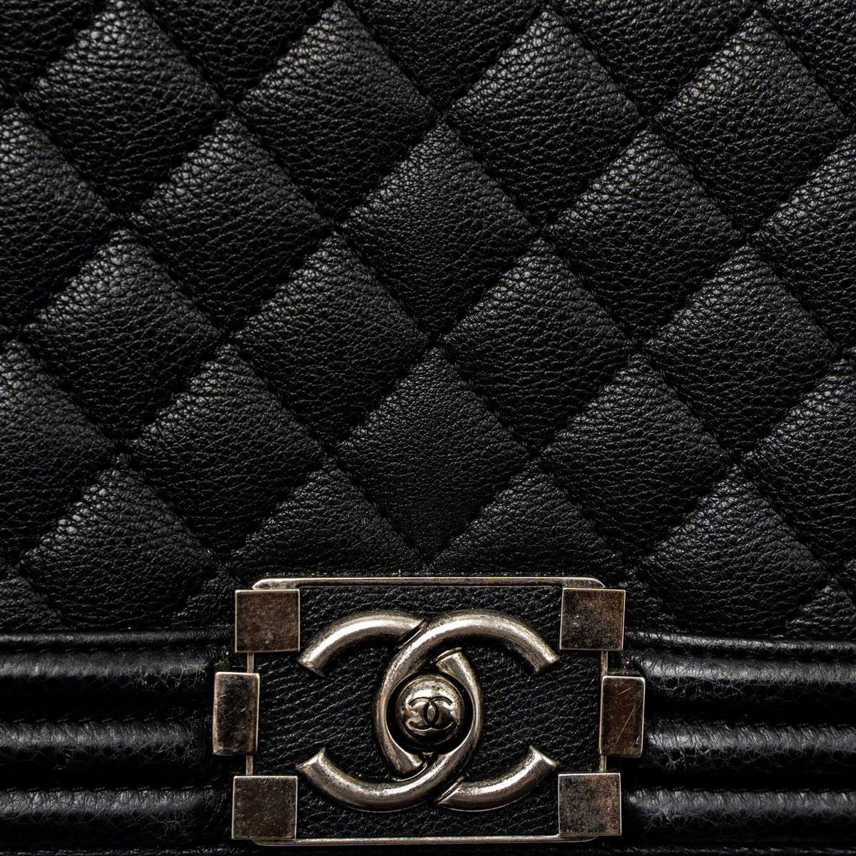 chanel-medium-boy-bag-grained-calfskin-black-ruthenium-hardware