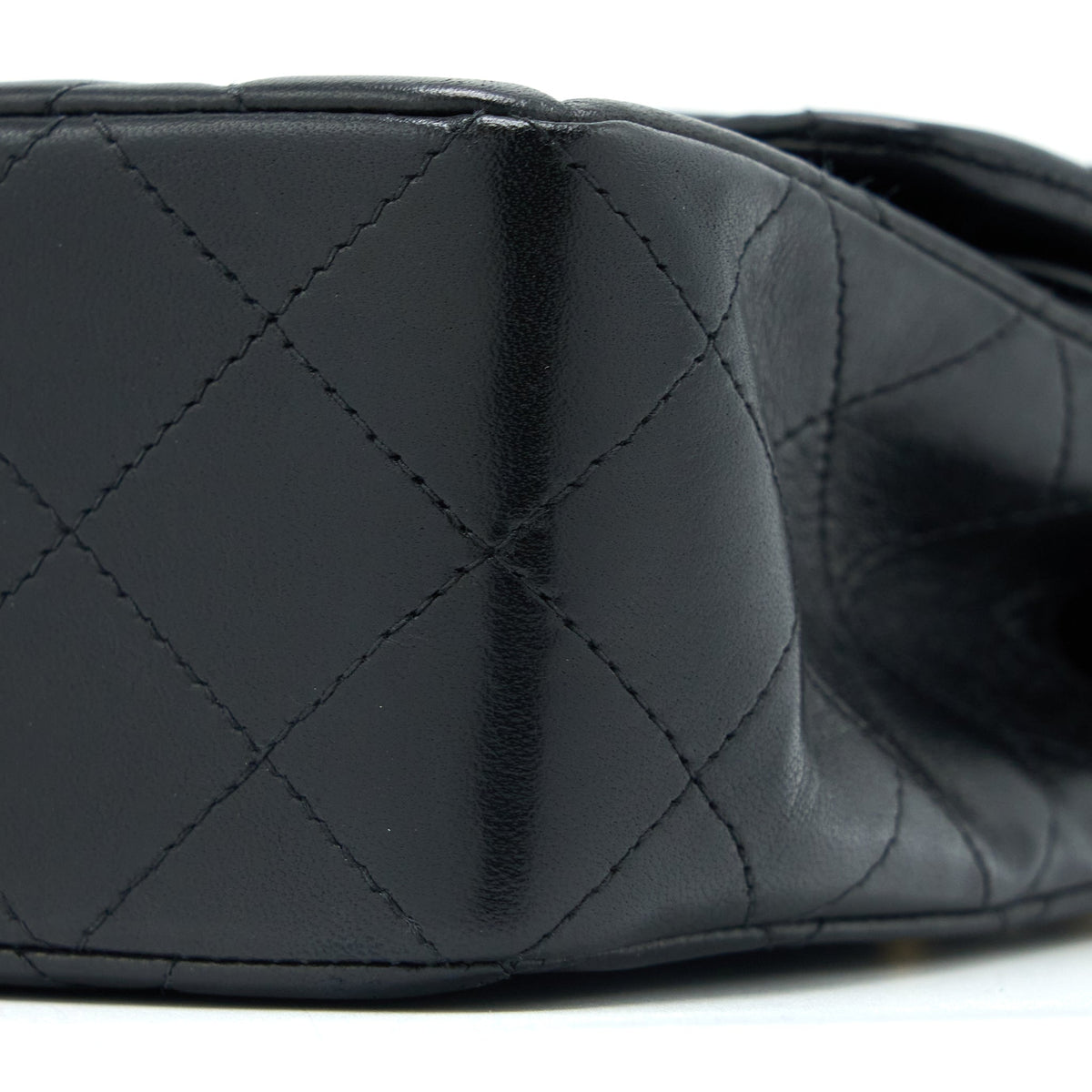 chanel-vintage-classic-double-flap-lambskin-black-ghw