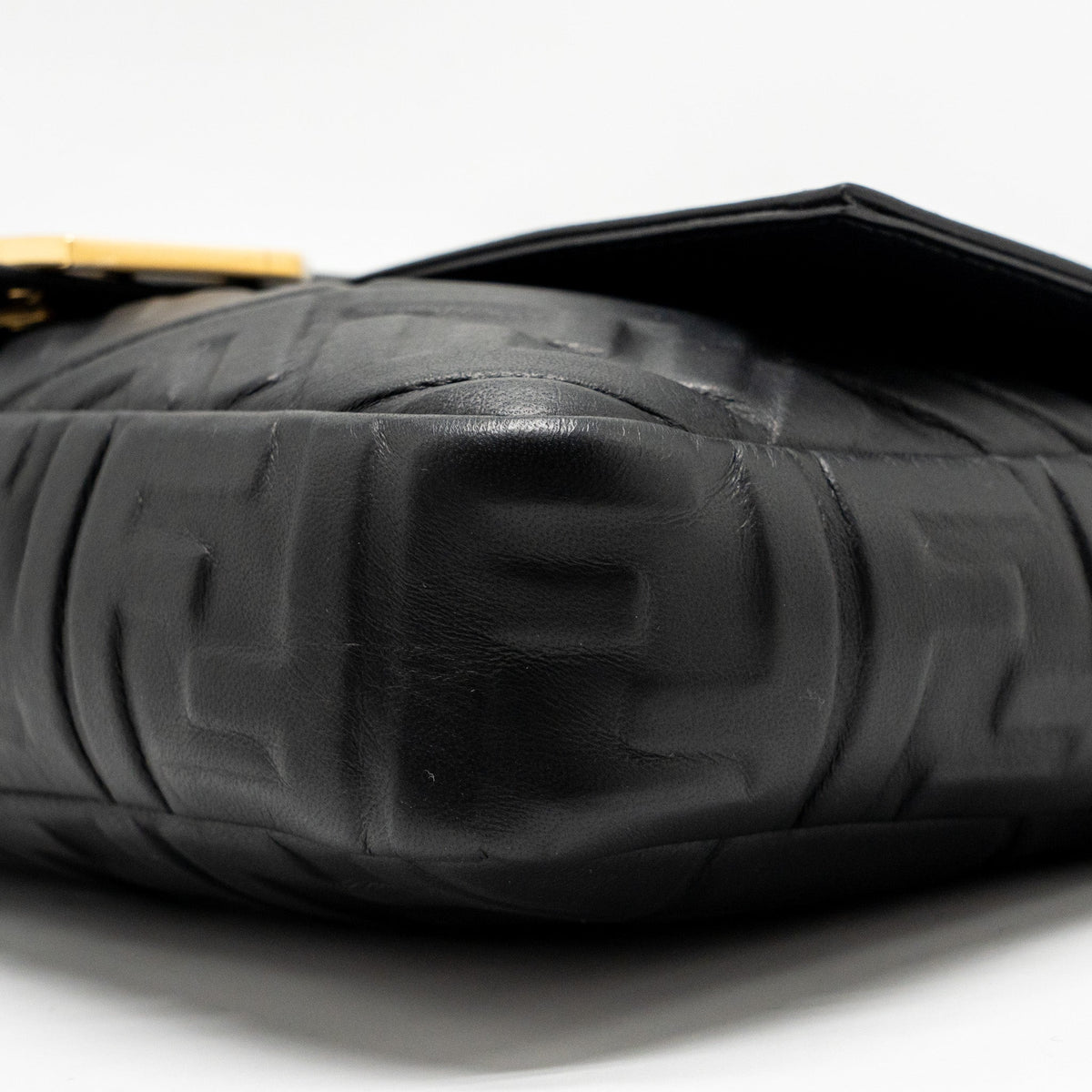 fendi-large-baguette-bag-nappa-black-ghw-1