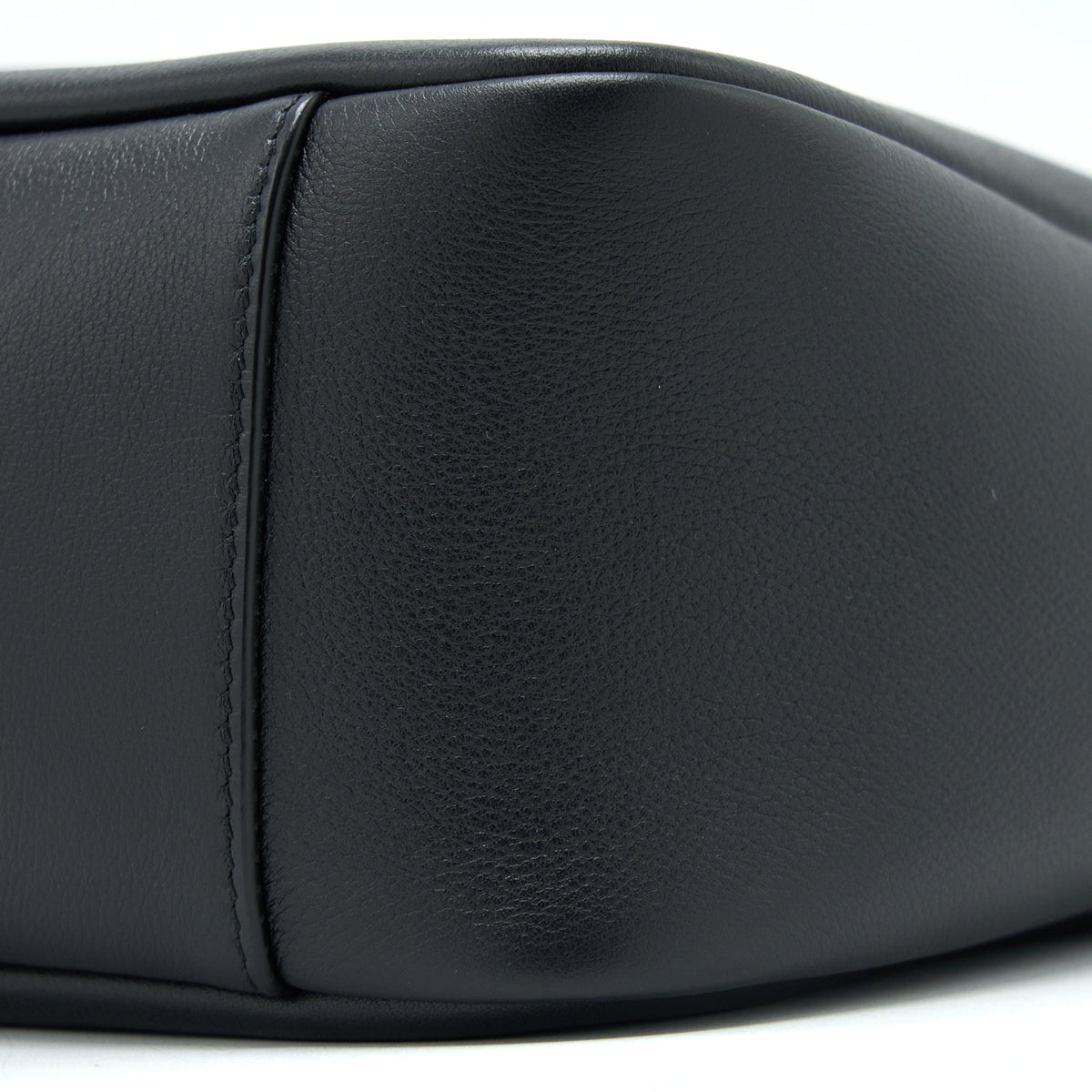 saint-laurent-le-5-a-7-soft-small-bag-in-smooth-calfskin-black-ghw