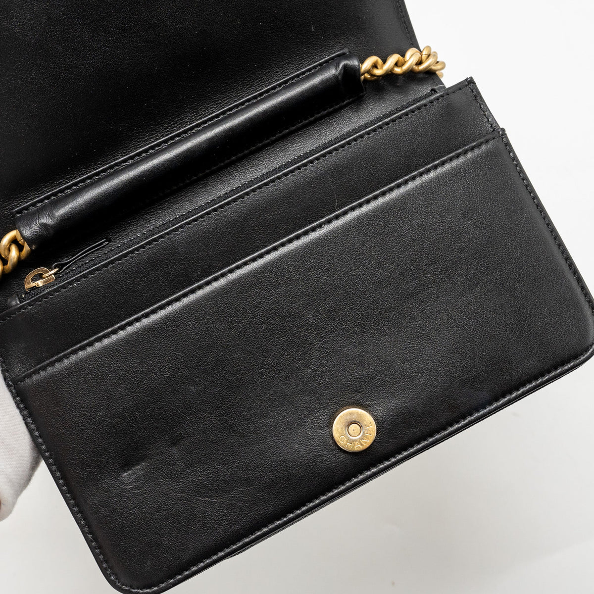 chanel-boy-wallet-on-chain-caviar-black-ghw-4