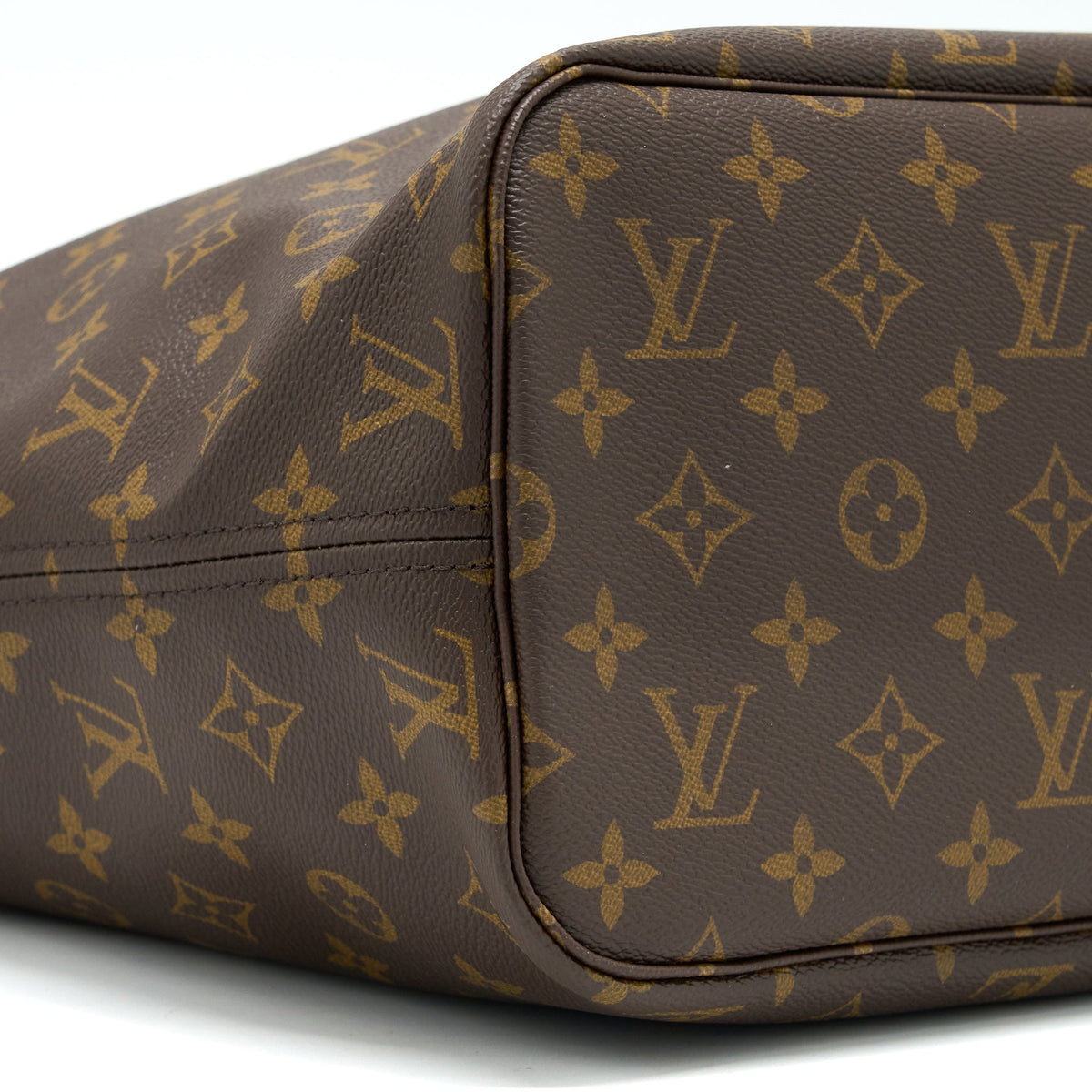 louis-vuitton-neverfull-mm-monogram-canvas-beige-lghw