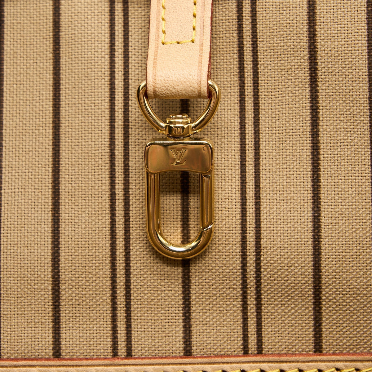 louis-vuitton-neverfull-mm-monogram-canvas-beige-lghw