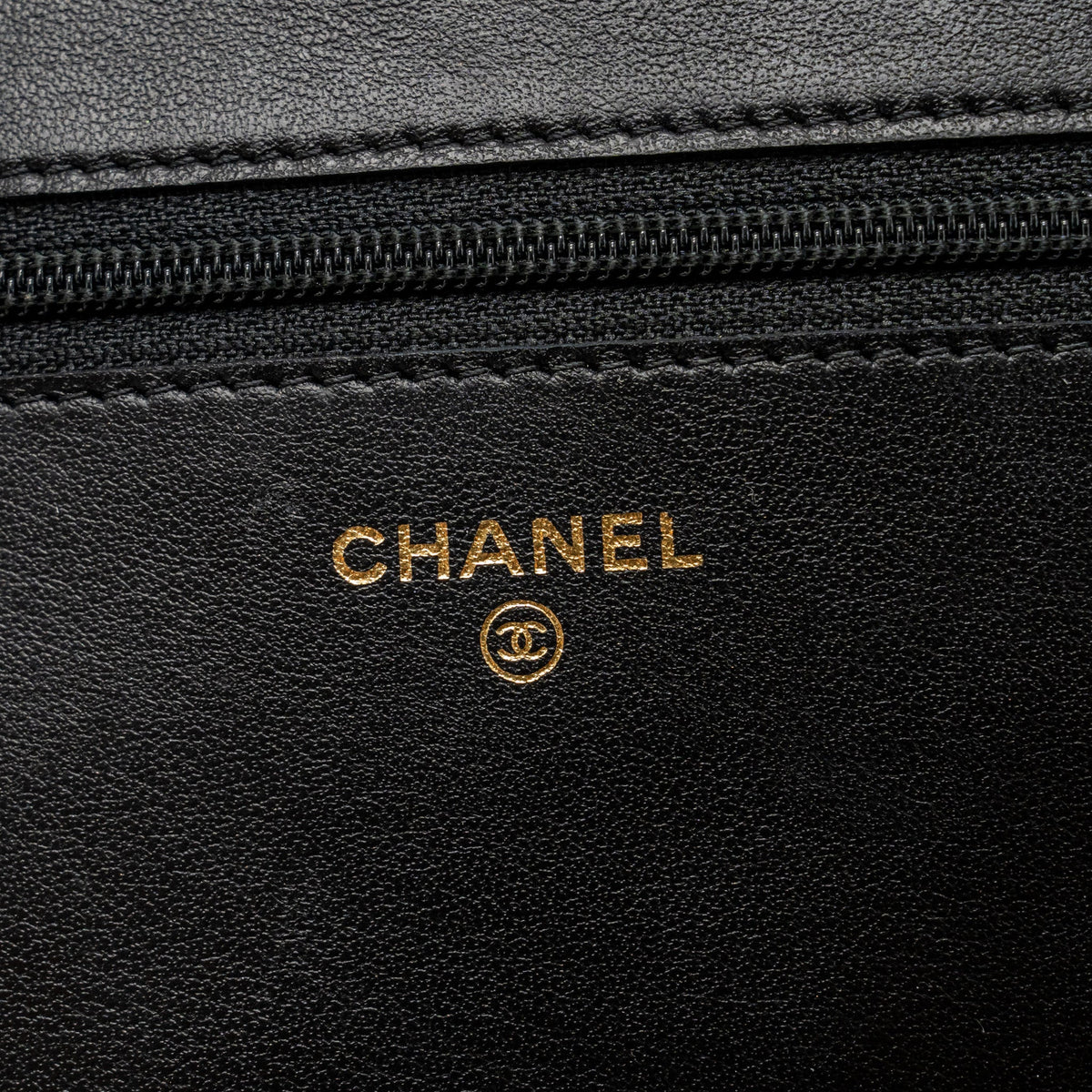 chanel-boy-wallet-on-chain-caviar-black-ghw-4