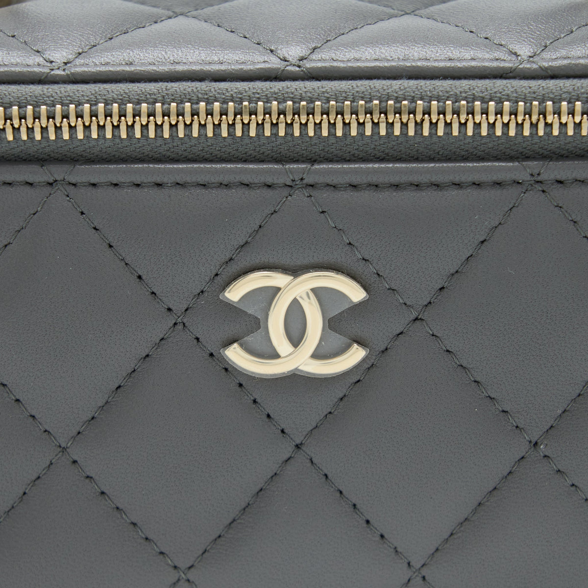 chanel-top-handle-long-vanity-with-chain-lambskin-grey-lghw-microchip
