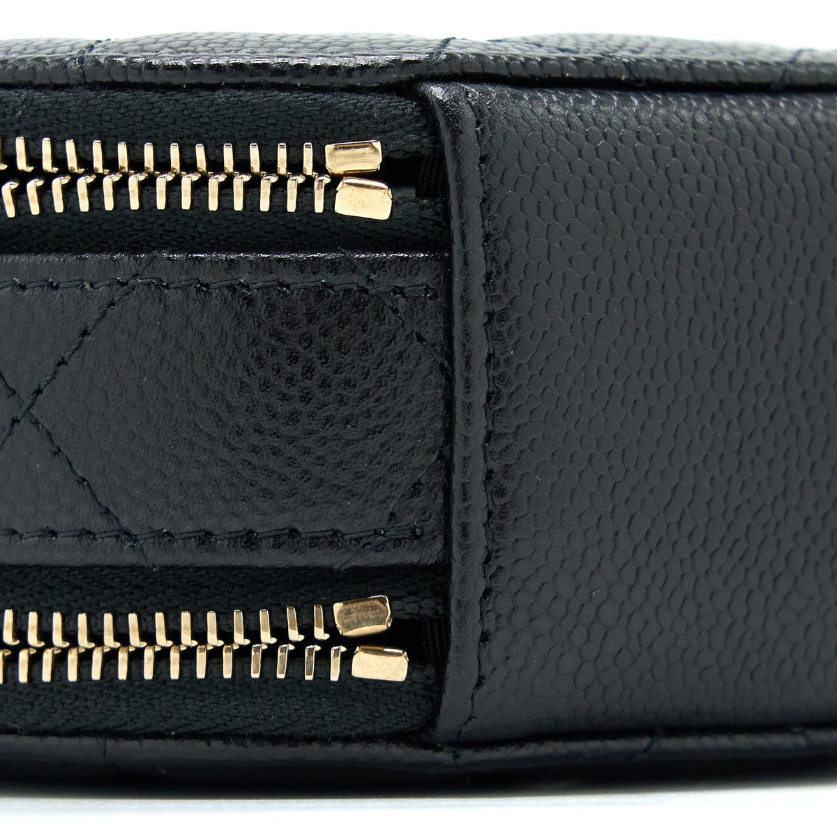 chanel-mini-top-handle-round-vanity-case-with-chain-caviar-black-lghw