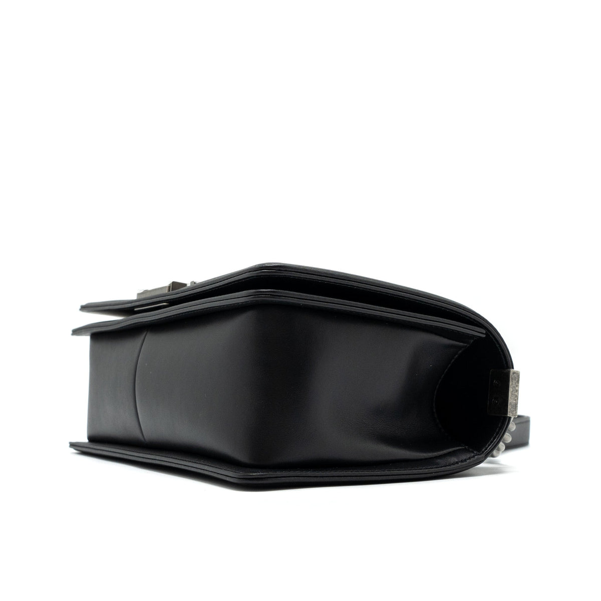 chanel-medium-boy-bag-calfskin-black-ruthenium-hardware