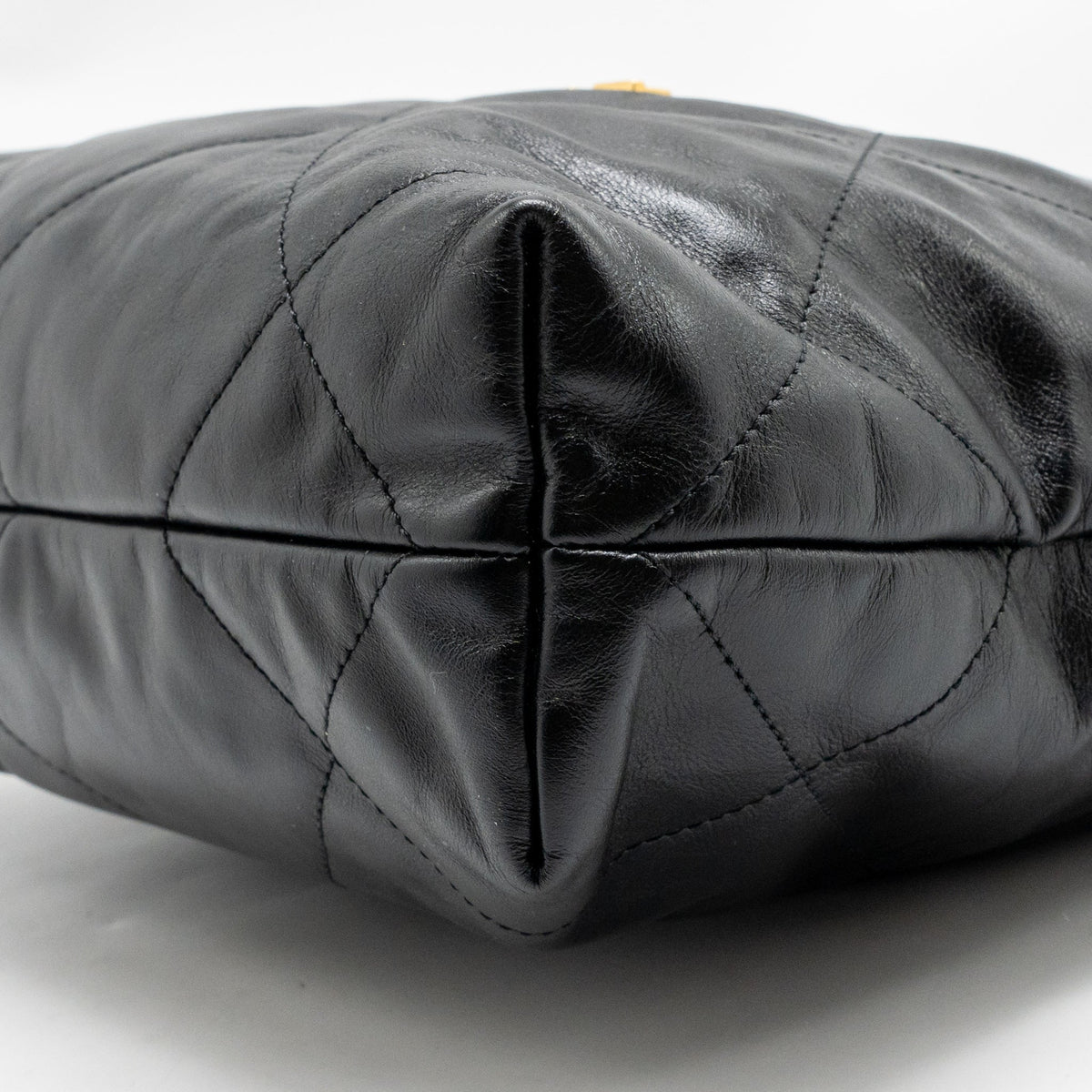 chanel-22-black-1