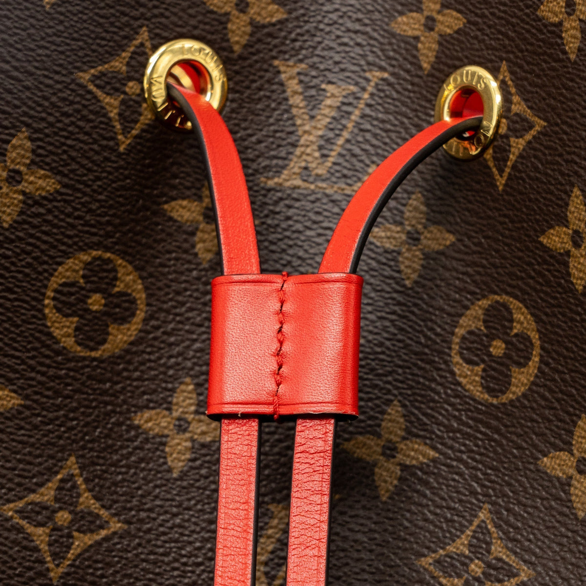 louis-vuitton-neonoe-monogram-canvas-red-ghw