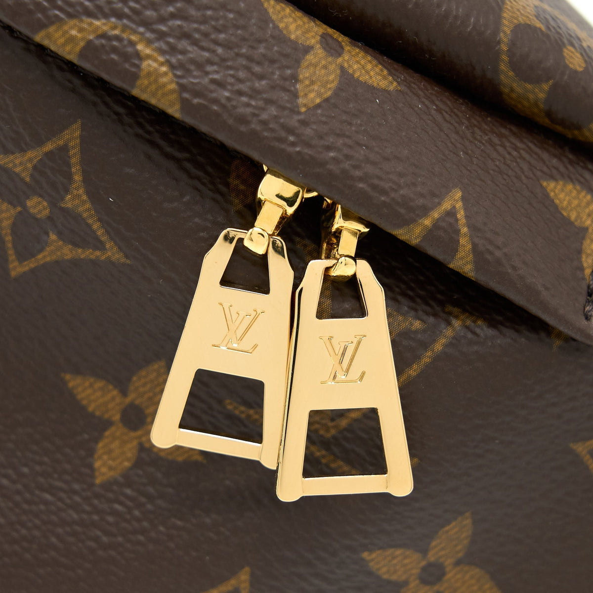 louis-vuitton-bumbag-monogram-canvas-ghw